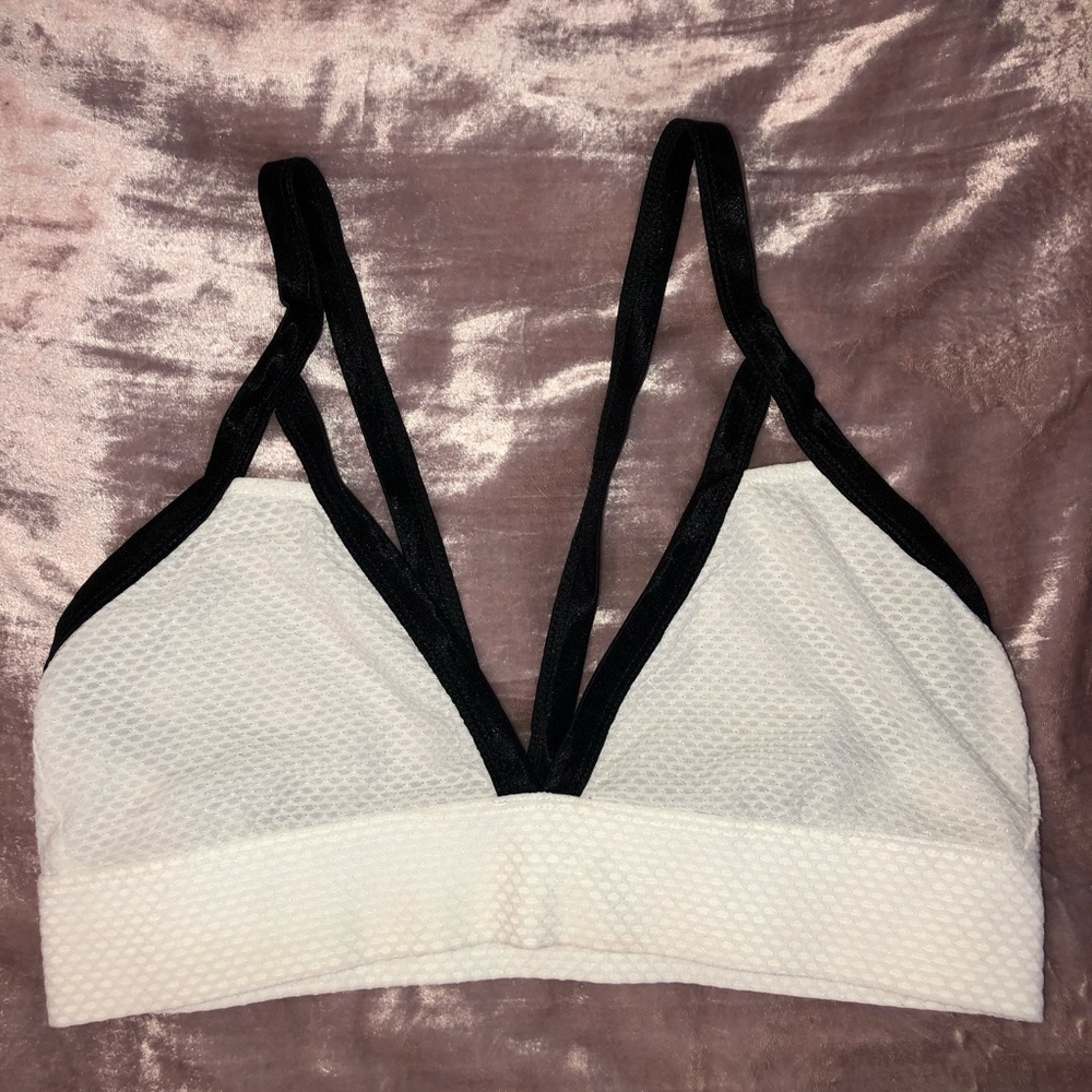 WHITE BRALETTE